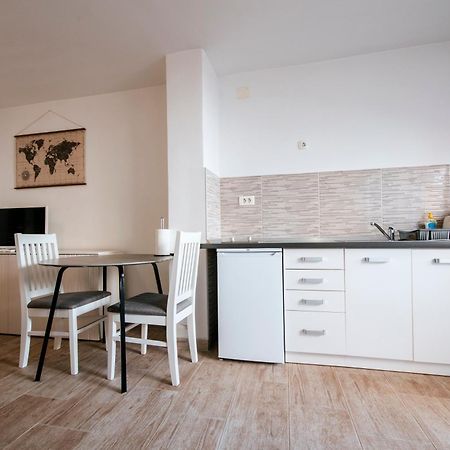 Apartmani Ema Zadar Exteriör bild