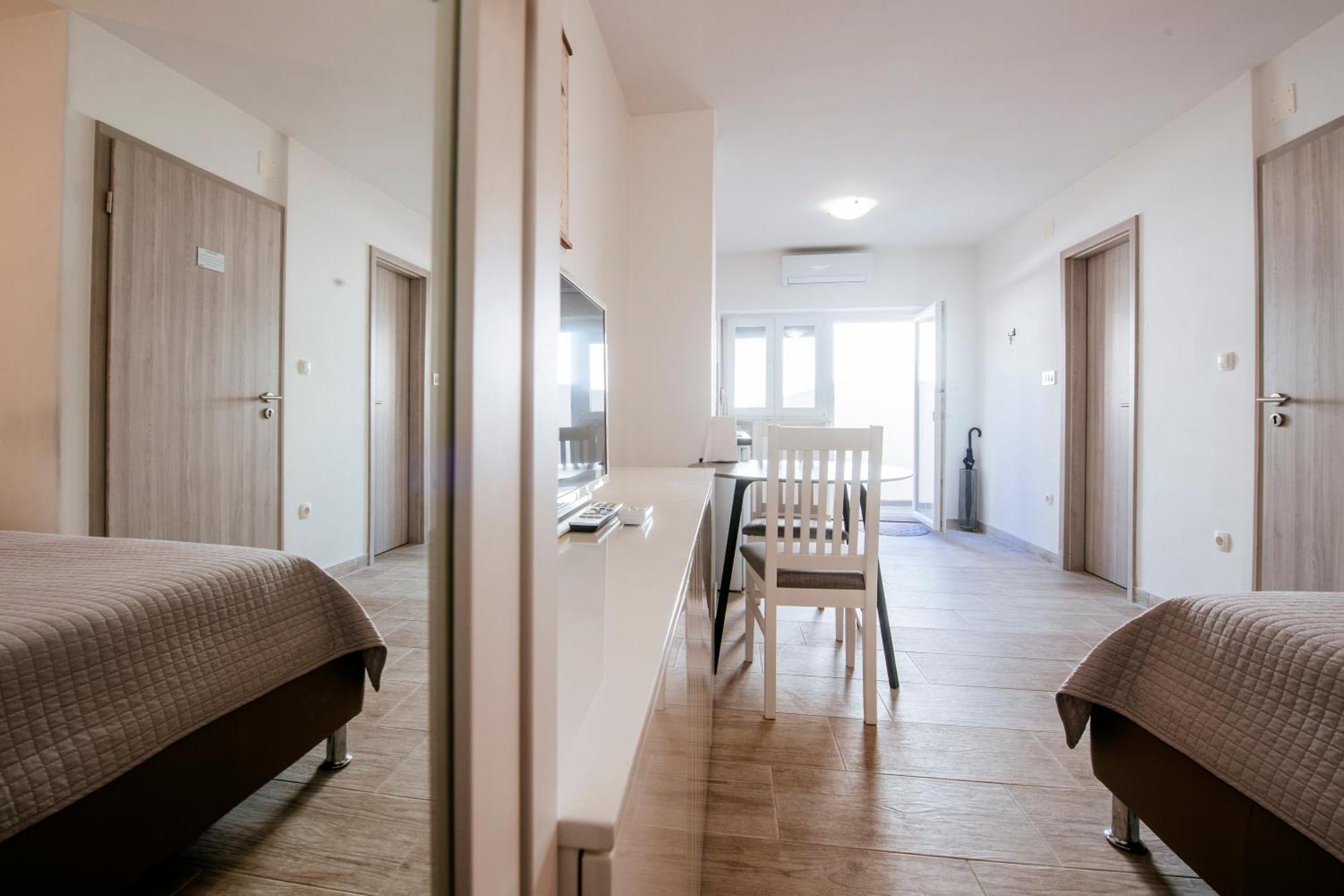 Apartmani Ema Zadar Exteriör bild