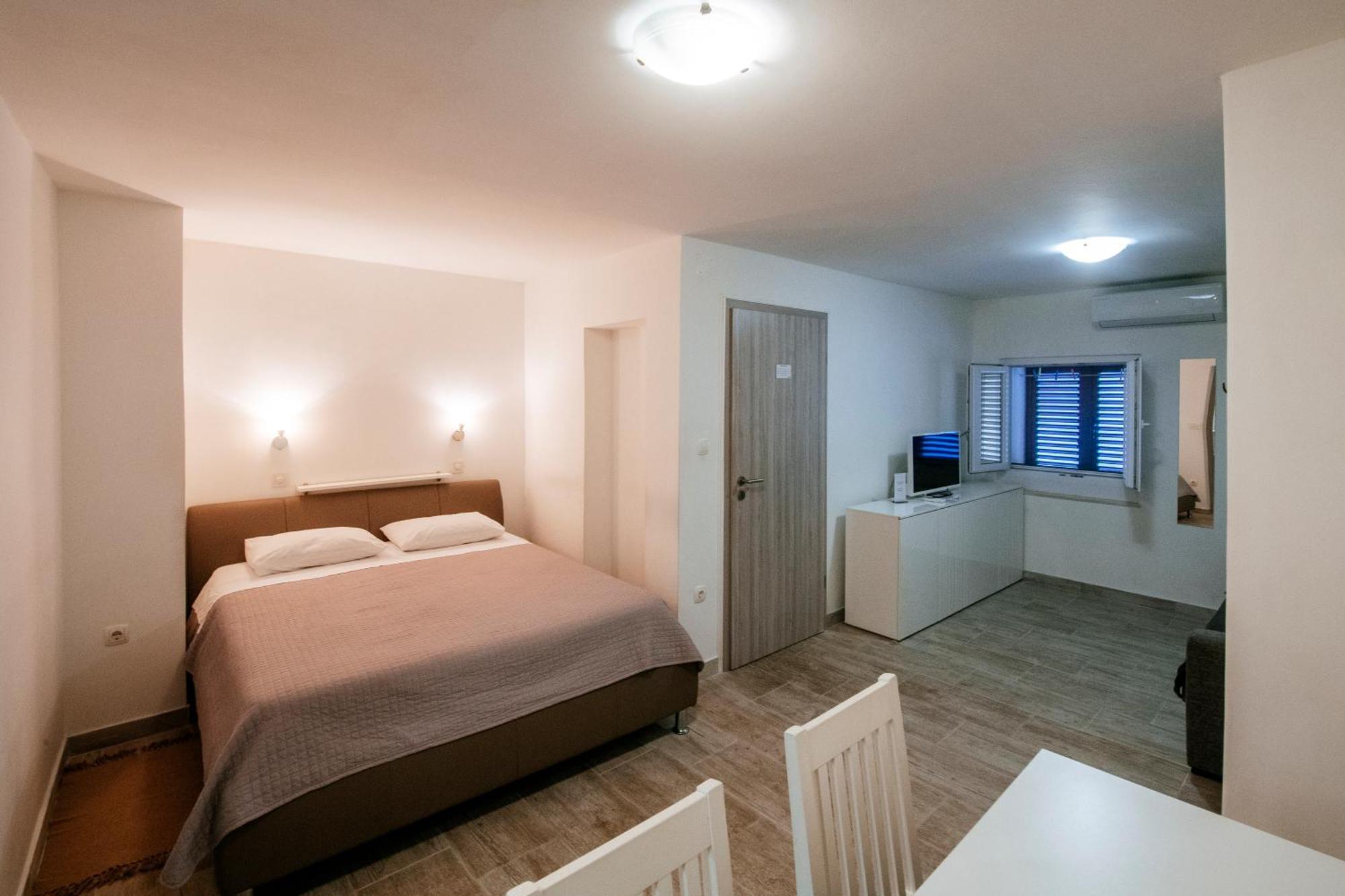 Apartmani Ema Zadar Exteriör bild
