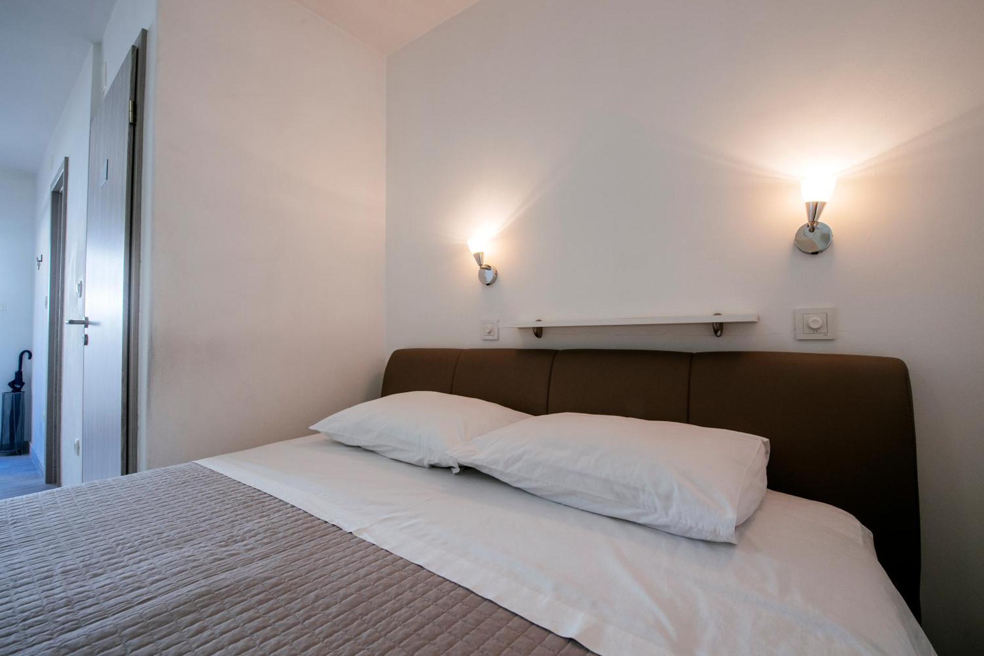 Apartmani Ema Zadar Exteriör bild